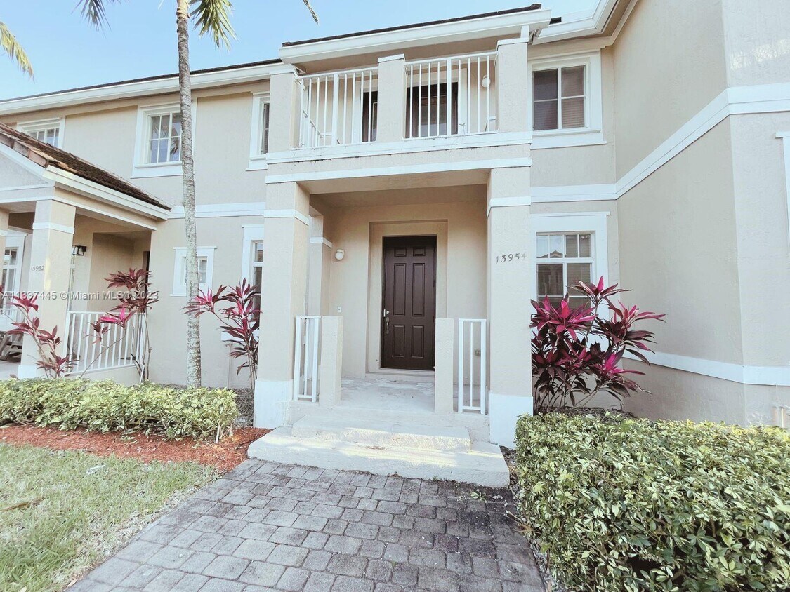 13954 SW 279th Ln, Homestead, FL 33032 Townhome Rentals in Homestead