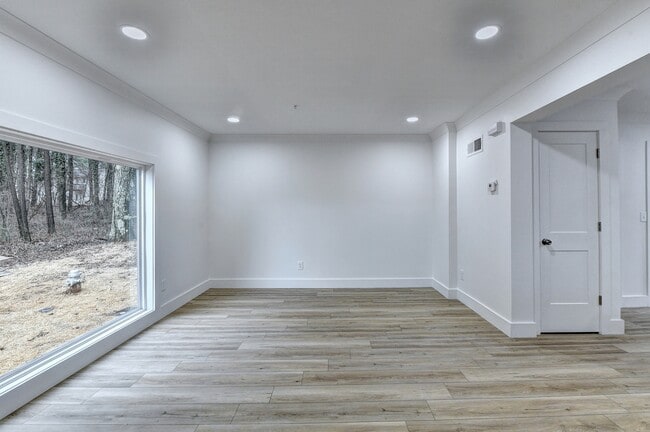 Building Photo - 3239 Castleberry Rd