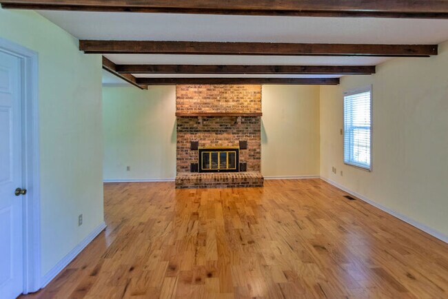 Building Photo - 283 Countryside Dr