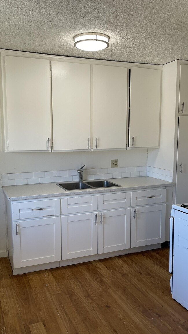 Foto del edificio - 7692 Chapman Ave