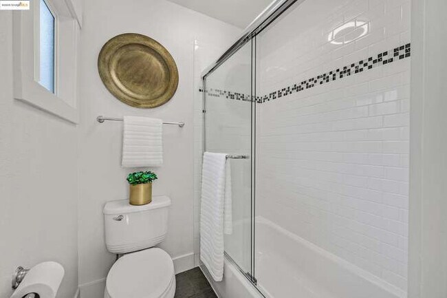 Foto del edificio - 1146 Masonic Ave