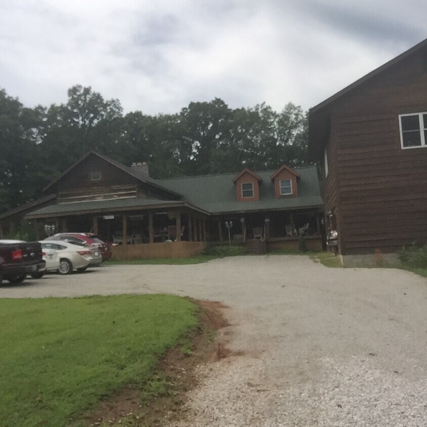 owners house - 477 Burnt Hill Rd