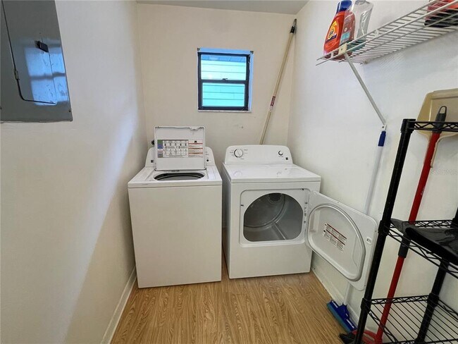 Foto del edificio - 720 E Gilchrist Ct