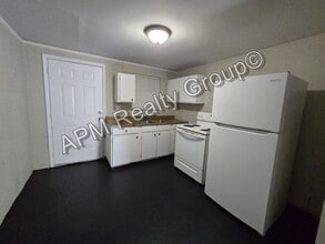 Building Photo - 2715 Howell Ct