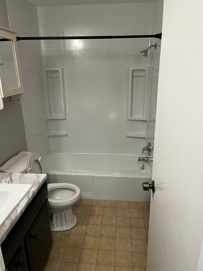 Building Photo - 2737 Thackeray Ave NW