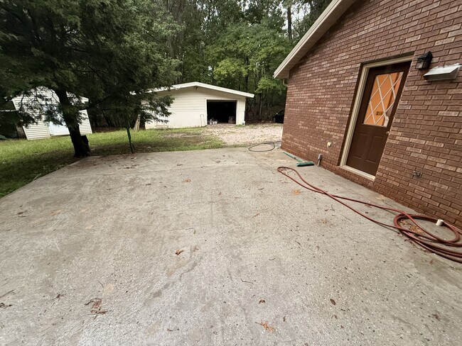 Foto del edificio - 6721 Newman Rd