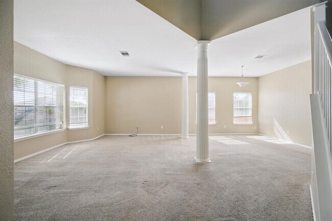 Building Photo - 1221 Faber Dr