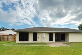 Building Photo - 2706 Mayflower Landing Ct