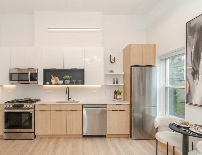 Foto del edificio - 2256 N Sawyer Ave