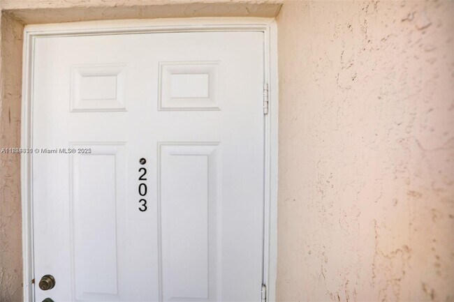 Foto del edificio - 2175 NW 77th Way