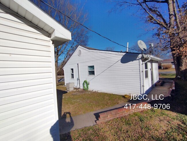 Foto del edificio - 629 N Olive St