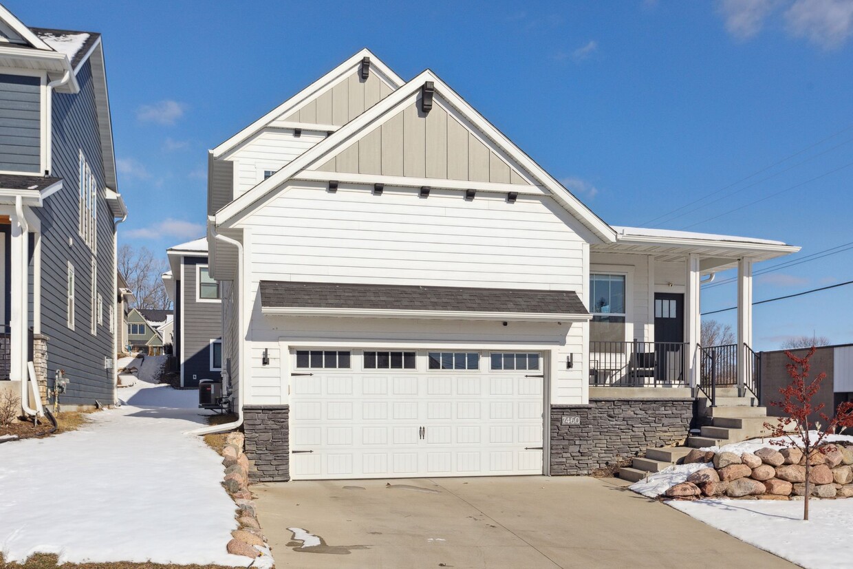 Foto principal - 7460 Laurel Pt