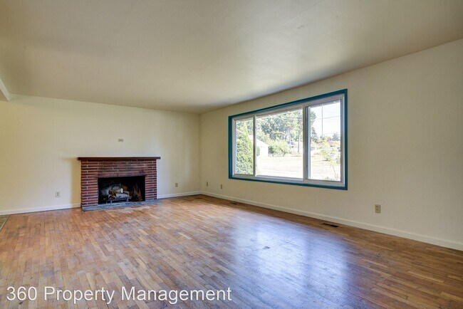 Foto del edificio - 3 br, 1.5 bath House - 1782 NE 6th Ave
