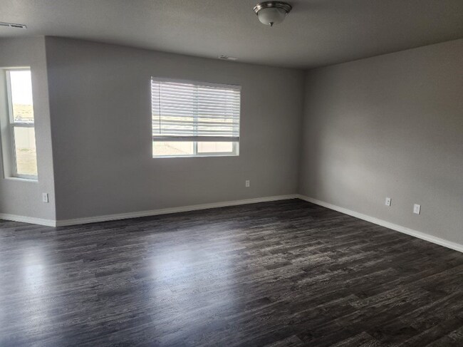 Building Photo - 4457 Zircon Dr