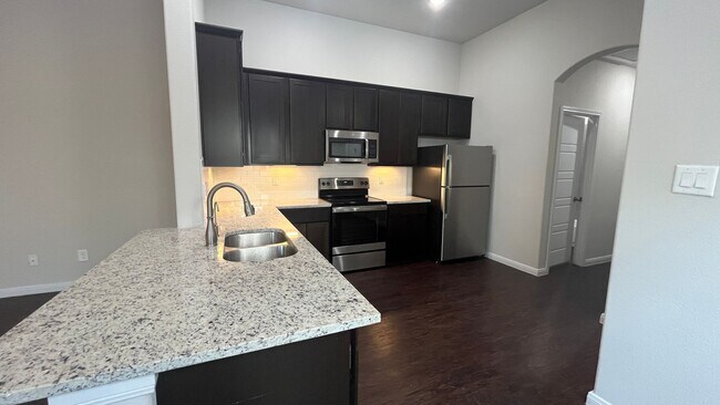 Building Photo - "Modern 3-Bed, 2-Bath Duplex Near Stevens ...