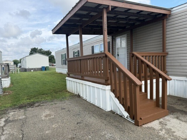 Building Photo - 102 Preston Dr
