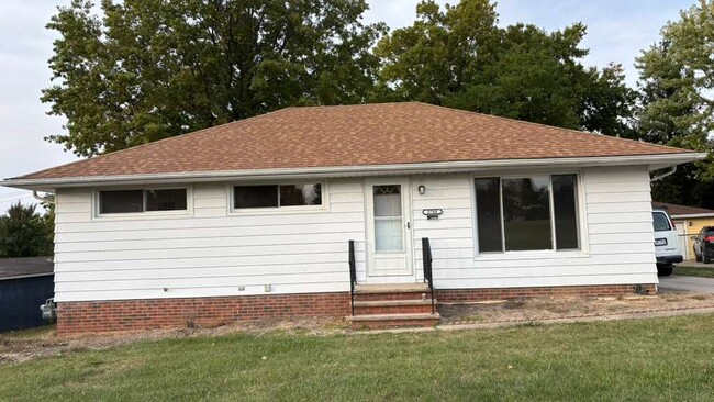 Building Photo - 3780 Hetzel Dr