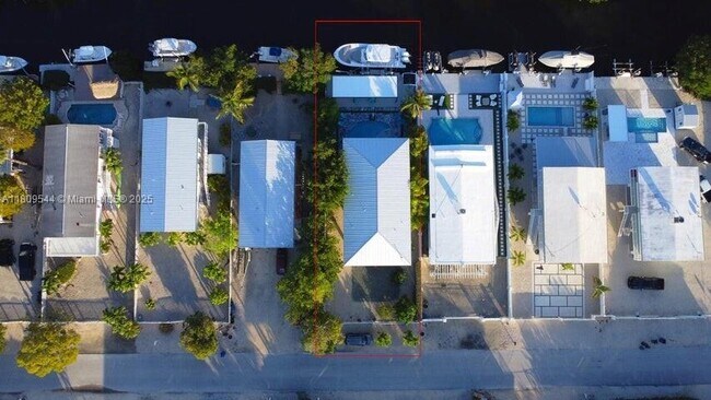 Building Photo - 216 La Paloma Rd