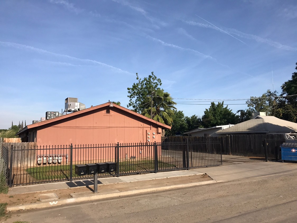 Primary Photo - 974 N Lafayette Ave