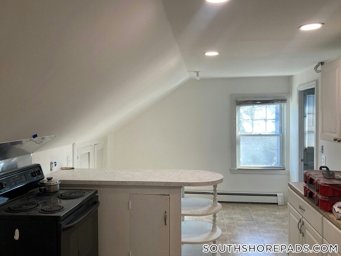 Foto principal - 13 Blanchard Rd
