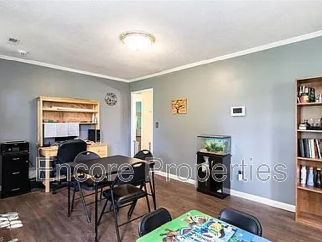 Building Photo - 2141 Stonehaven Rd