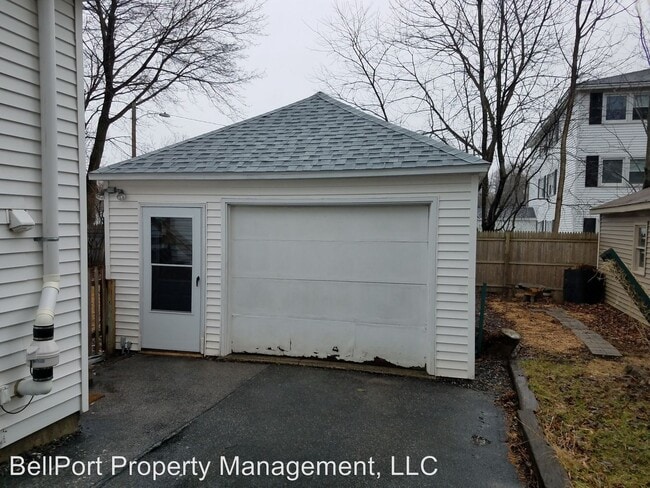 Building Photo - 2 br, 2 bath House - 22 Crescent Avenue
