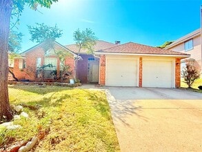 Building Photo - 4512 Queenswood Dr