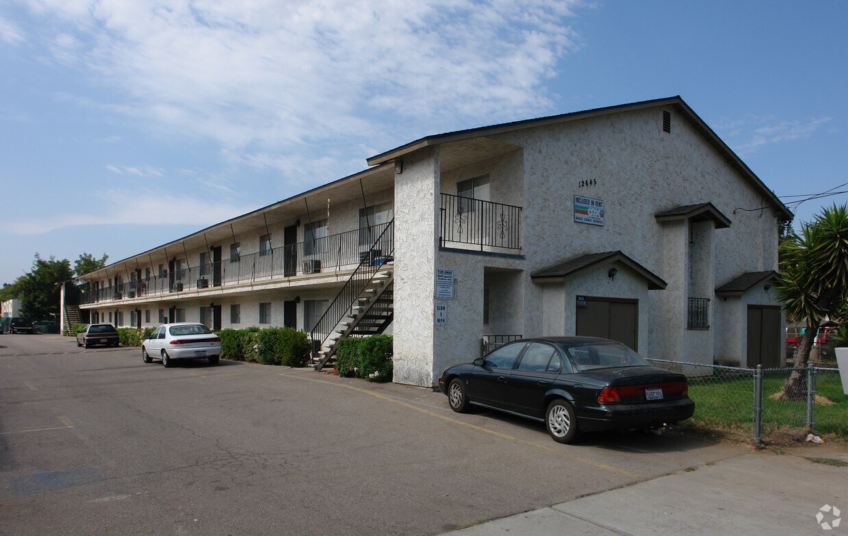 Foto principal - 12645 Laurel St