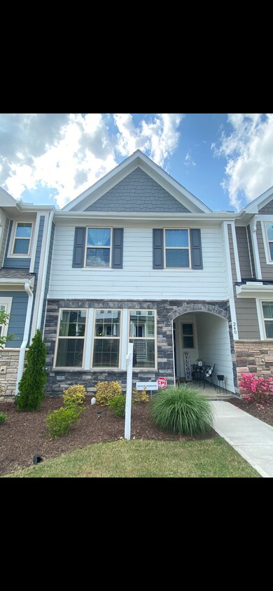 Foto principal - 240 Douglas Falls Dr