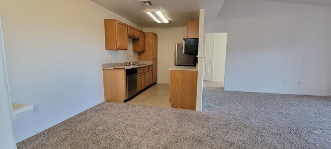 Foto del edificio - 2 Bedroom Condo near Air Force Base