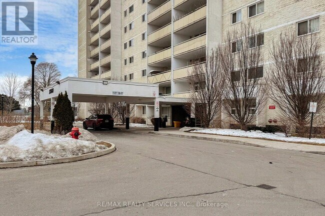 Building Photo - 1360 York Mills Rd