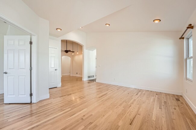 Foto del edificio - 6327 S Miller Ct