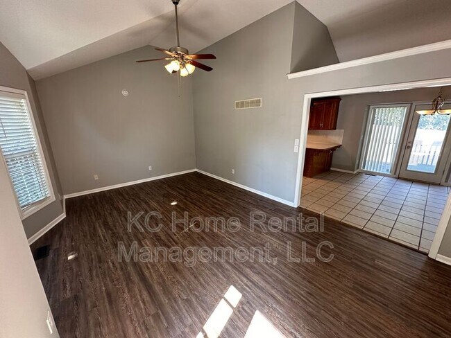 Building Photo - 3304 NW 84th Terrace