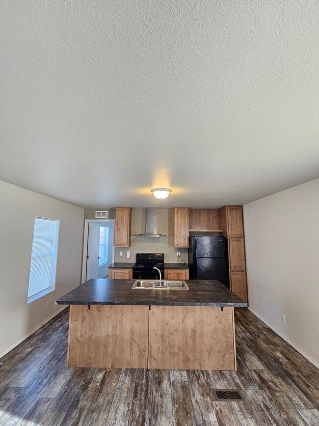 Foto del edificio - Updated Three Bedroom Home