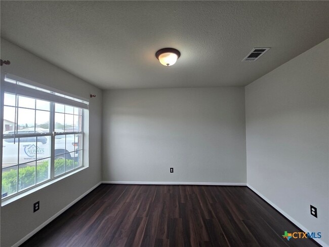 Building Photo - 4407 Paintbrush Dr