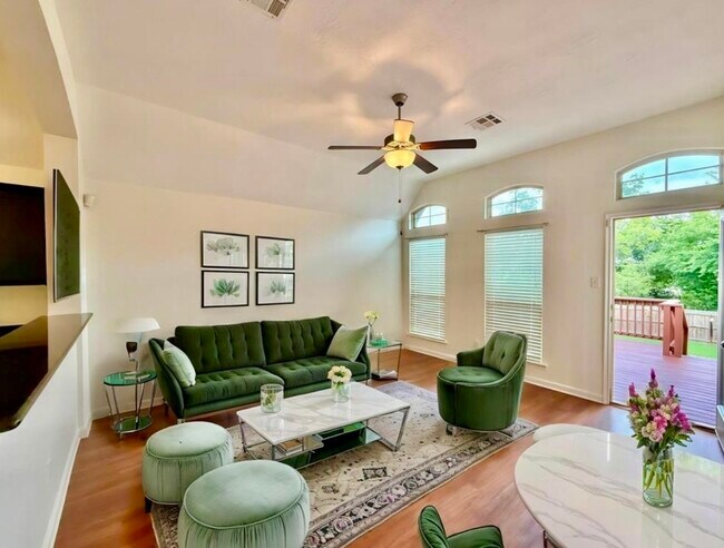 Foto del edificio - 2007 Timberline Ct