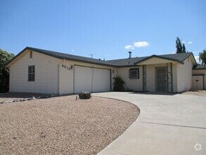 Building Photo - 9912 N La Jolla Dr