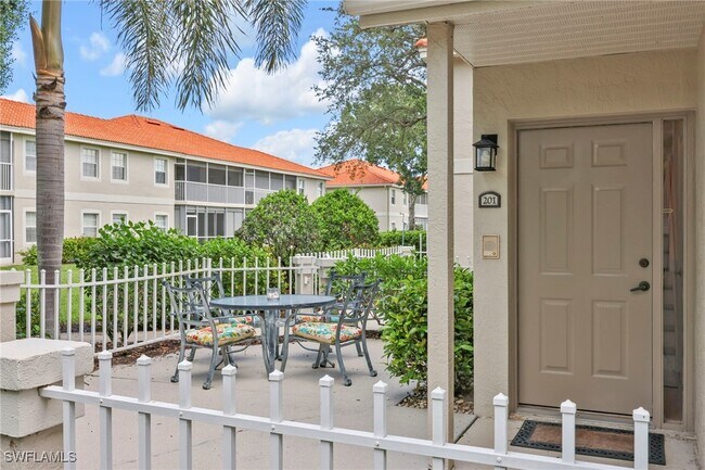 Foto del edificio - 2476 Orchid Bay Dr