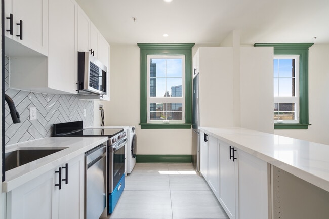 Photo du bâtiment - 72 James St N