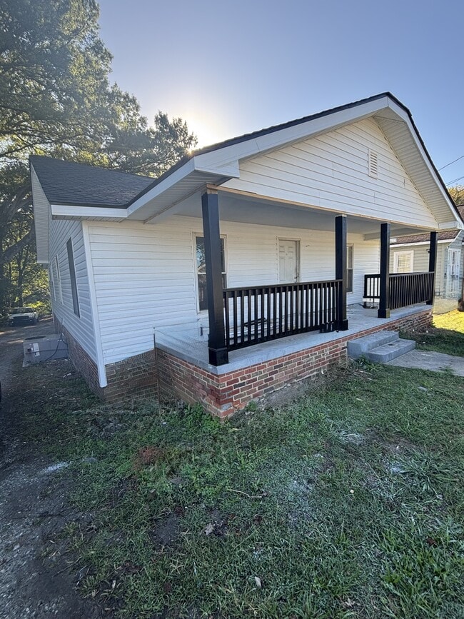 Building Photo - 1610 Johnson St