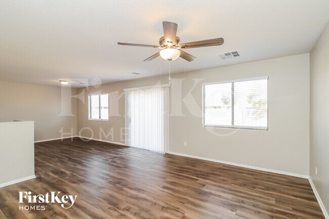 Building Photo - 10612 W Sonora St