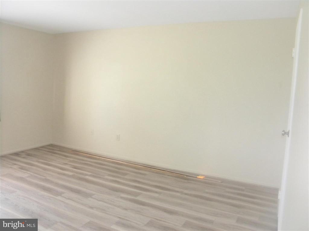 Foto principal - 10300 Bushman Dr