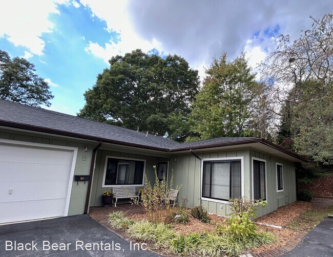Building Photo - 2 br, 2 bath House - 104 B Orchard St