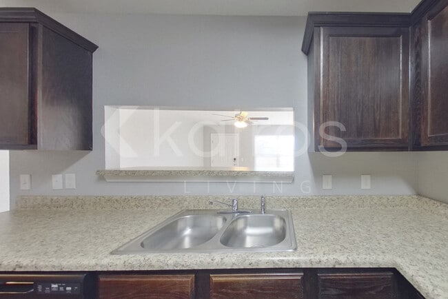 Photo - 3903 Thomas St Townhome