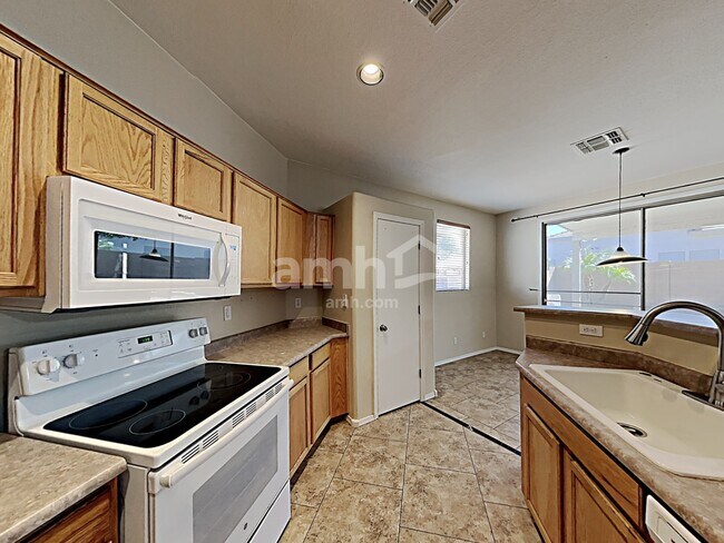 Foto del edificio - 16237 W Marconi Ave