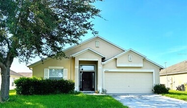 Building Photo - 4663 Doral Park Ave