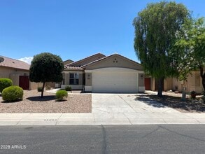 Building Photo - 45059 Paraiso Ln
