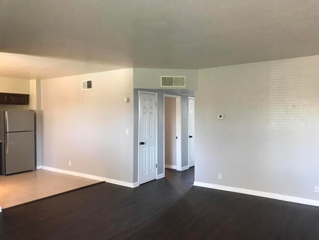 Building Photo - 1111 E Turney Ave