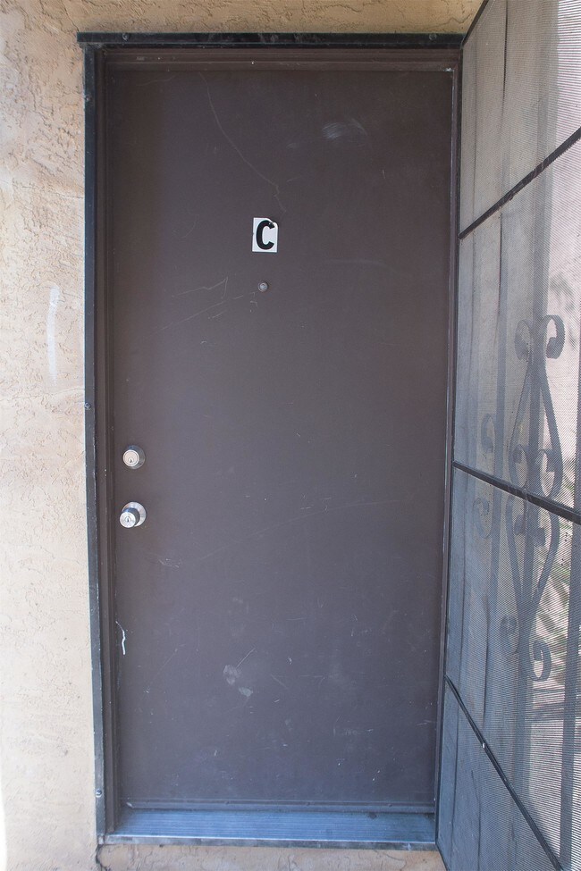 Foto del edificio - 354 E Washington Ave