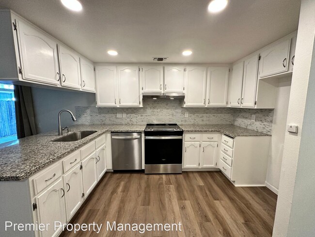 Building Photo - 3 br, 2 bath House - 10049 YUKON RIVER WAY